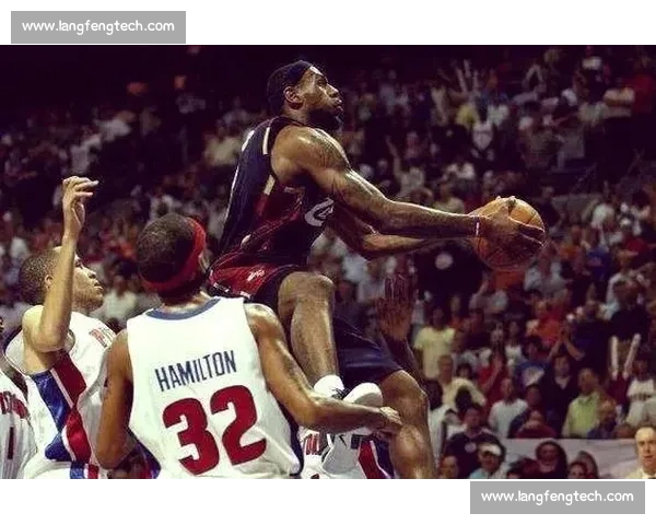 骑士队与活塞队的激烈对决 展现球员拼搏精神与战术智慧